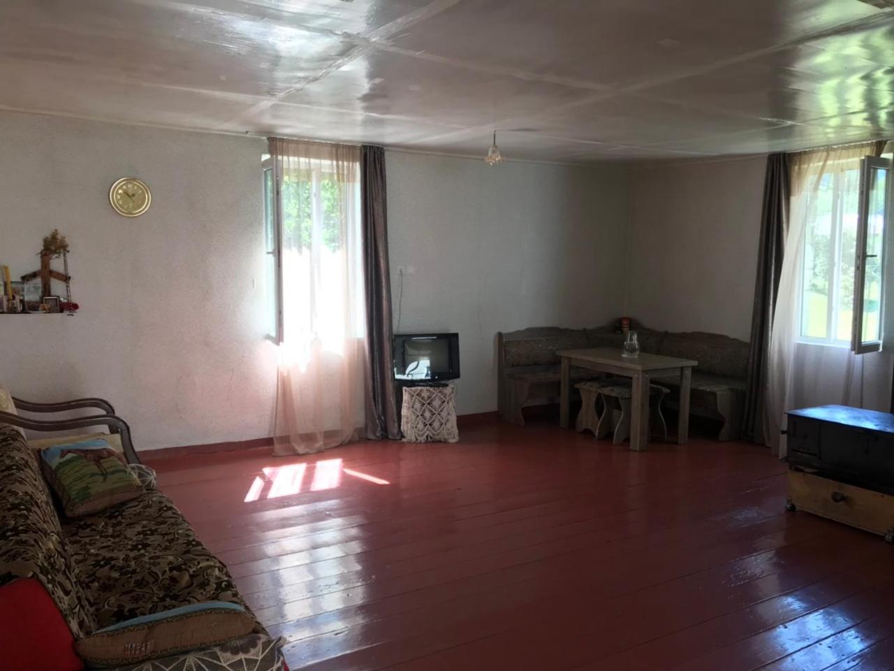 Ciuri'S Guesthouse Zhabeshi Exterior photo